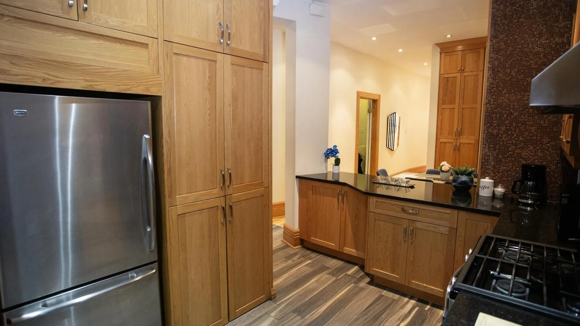 Spacious Downtown Montreal Apartment, 4Br-2Ba,Free Wifi