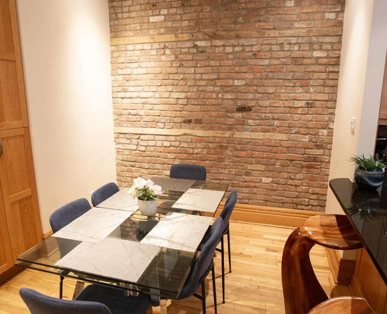Διαμέρισμα Spacious Downtown Montreal Apartment, 4Br-2Ba,Free Wifi