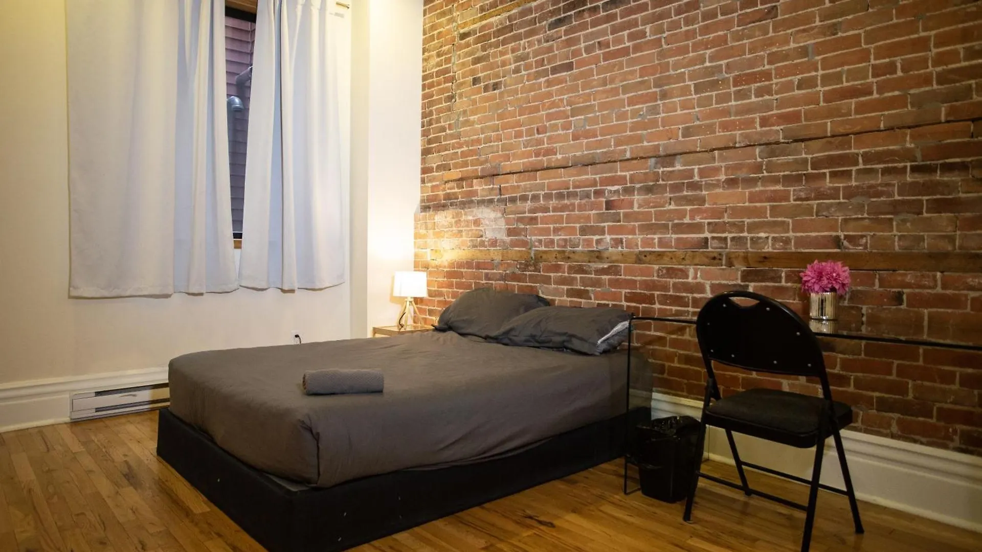 Διαμέρισμα Spacious Downtown Montreal Apartment, 4Br-2Ba,Free Wifi Καναδάς